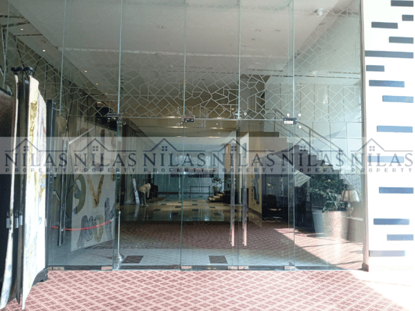 Ground Floor 7800 Sft Showroom/Office Space for Rent in Business Zone