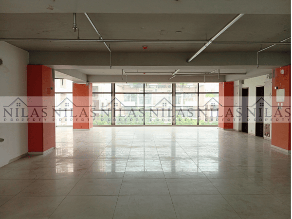 VIP Position Office/Restaurant Commercial Space for Rent