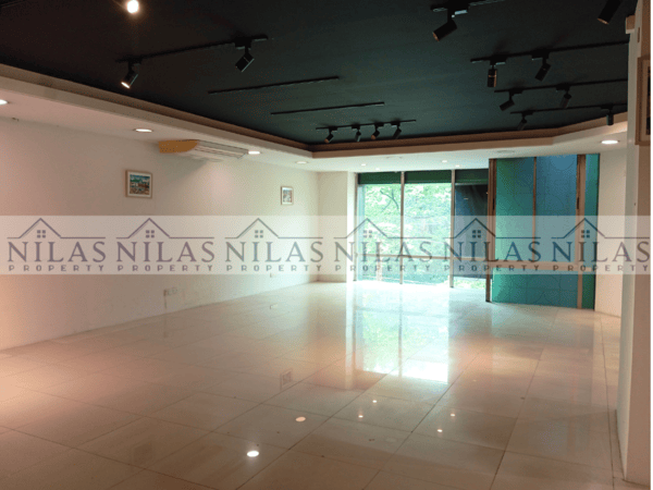 2nd Floor Front View Café/Showroom Space for Rent